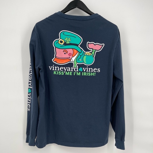 Vineyard Vines “Kiss Me‎ I’m Irish”, Long sleeve Navy Blue size M - Picture 1 of 7